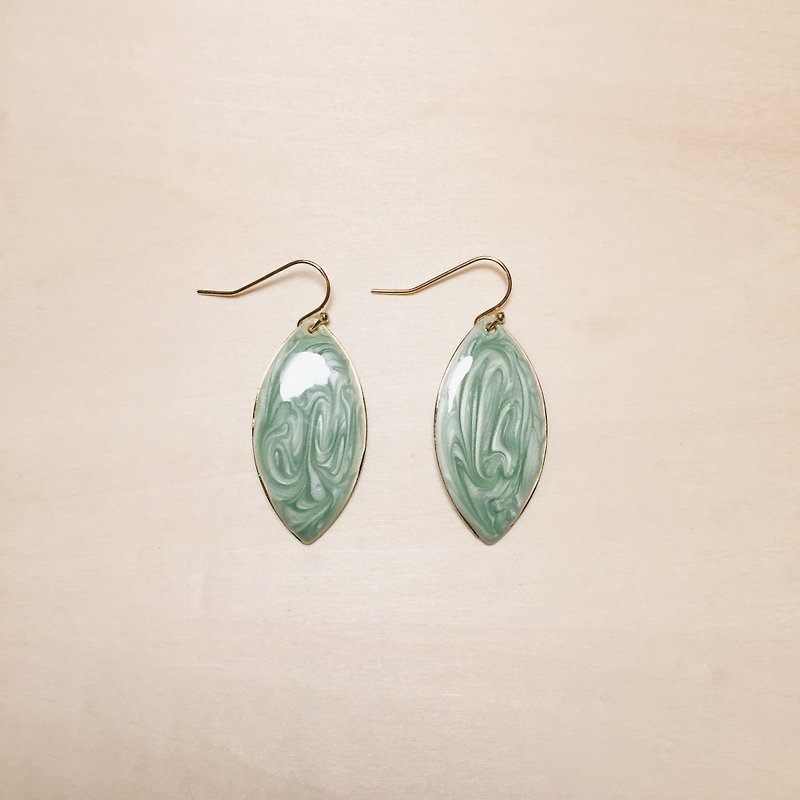 Vintage green drip glaze eye-shaped earrings - Earrings & Clip-ons - Pigment Green