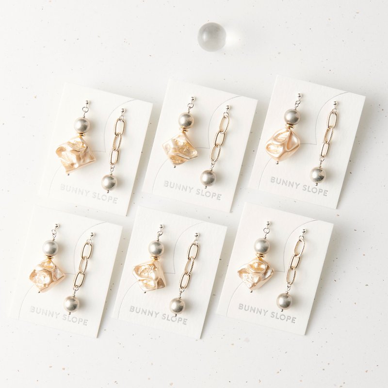 Earrings / Weird Q Pearl (Apricot Gold)-Weird Q Pearl - ต่างหู - ไข่มุก สีทอง