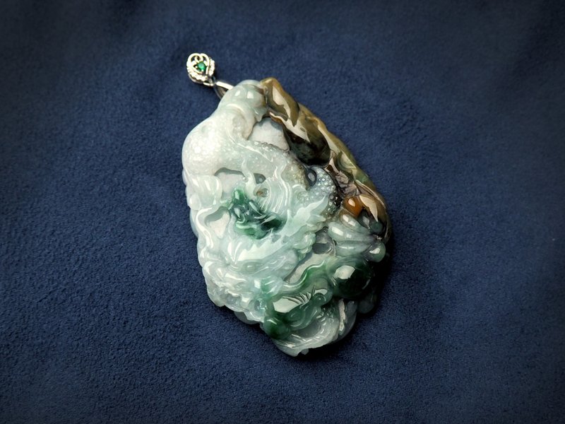 Fulong Feixiang | Bingnuo three-color jade | Natural jade jade ornaments and pendants - Necklaces - Jade Multicolor