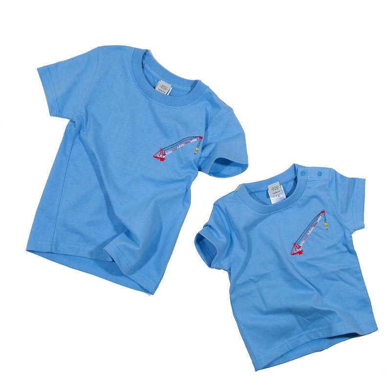 ペアコーデ　キッズのタワークレーンの刺繍Tシャツ - Tシャツ - コットン・麻 ブルー