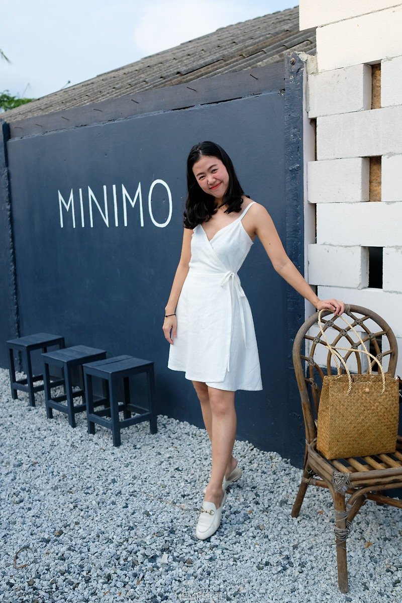 Off-the-shoulder swing mini skirt dress - white off white - 連身裙 - 其他材質 白色