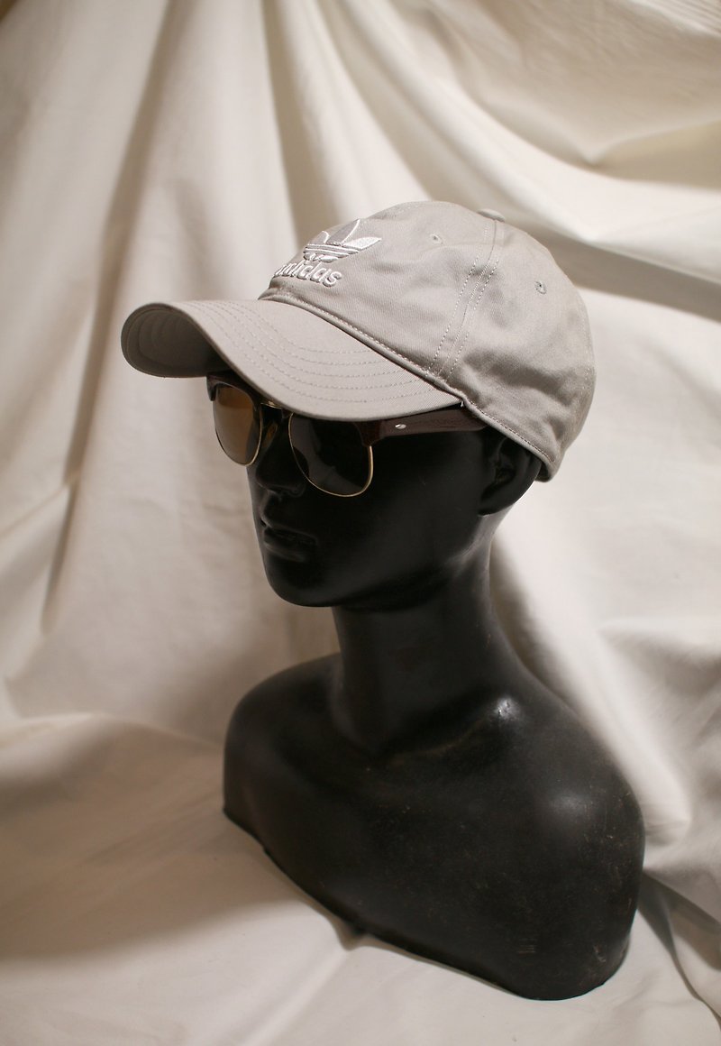 Back to Green:: Adidas gray vintage hat - หมวก - ผ้าฝ้าย/ผ้าลินิน 