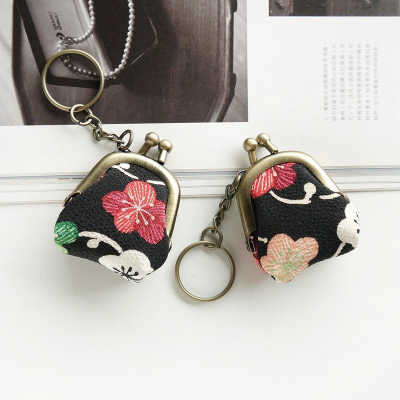 Weng Cao Bixia Exquisite Kiss Lock Bag/Keychain/Wedding Souvenir [Made in Taiwan] - Keychains - Other Metals Black