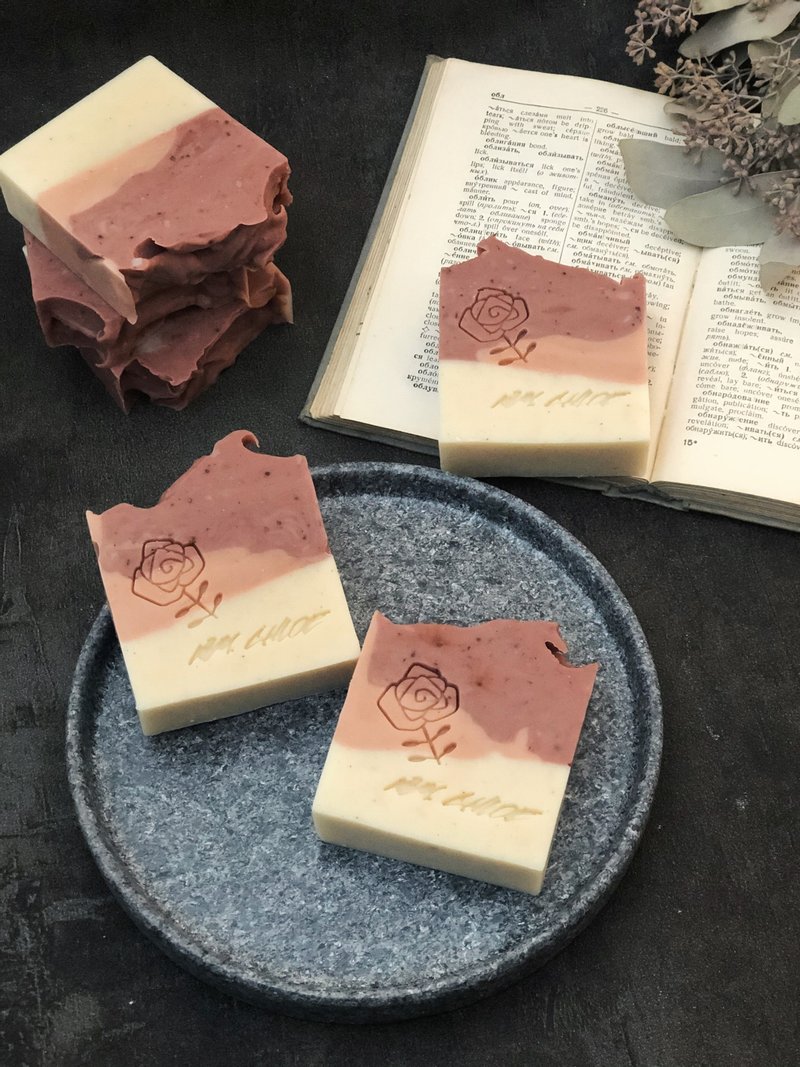 Pearl , Rose hip powder Soap - ครีมอาบน้ำ - วัสดุอื่นๆ 