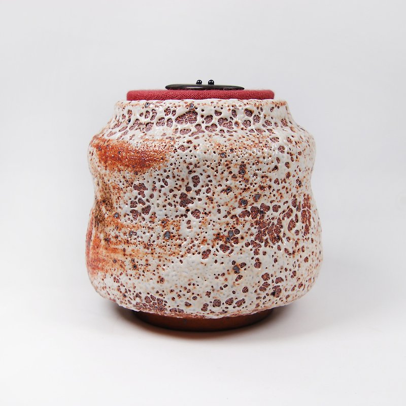 明芽窯 l 蟲蛀志野茶罐(含布蓋) - 茶具/茶杯 - 陶 橘色