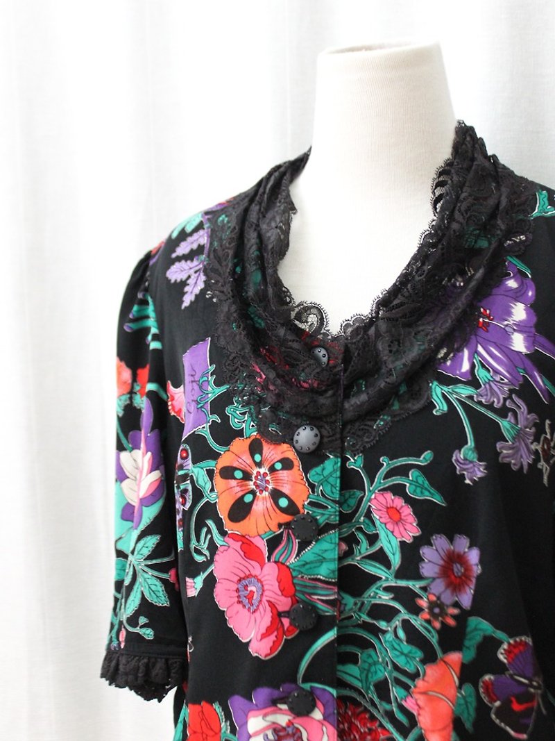 【RE0720T142】 retro black flowers ancient shirt - Women's Shirts - Polyester Black