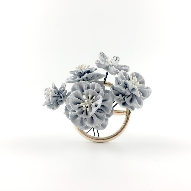 Kaika Ato / Camellia-Temperament Gray-Five-piece Set / つまみ Finework Flower Hairpin - เครื่องประดับผม - วัสดุอื่นๆ สีเทา