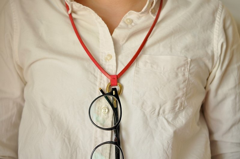 眼鏡をかけたBT06ショーン - 赤い果実 - ネックレス - 革 レッド
