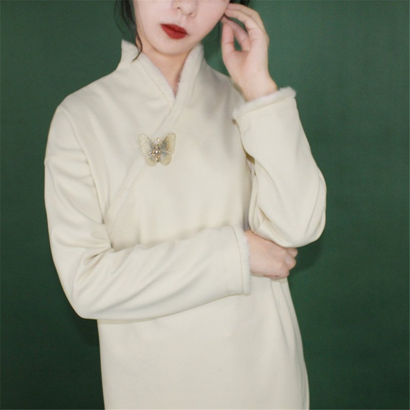 Off-white 3-color gentle rabbit fur kimono collar dress with brooch New Chinese Mid-Autumn Festival and Spring Festival Improved Cheongsam - กี่เพ้า - เส้นใยสังเคราะห์ ขาว