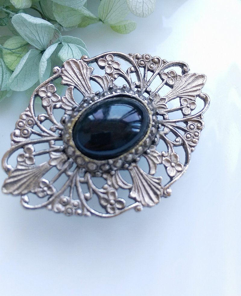 Vintage Jewelry 西洋古董飾品 古典 維多利亞風格 簍空花紋 別針 - 徽章/別針 - 其他金屬 金色