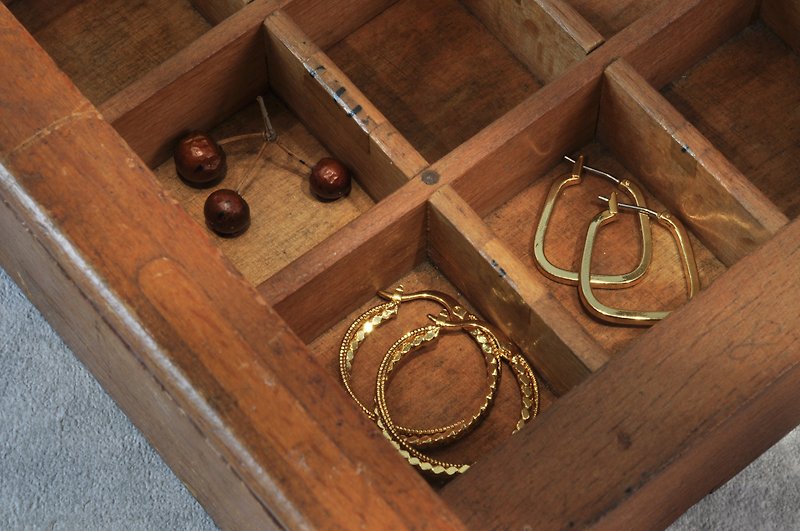 Ermao Silver[18K gold brass Bronze shape hoop earrings] square shape, mix and match twist large - ต่างหู - โลหะ 