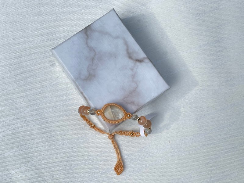 220309 Macrame 南美蠟線 奶油月亮石 手鍊 - 手鍊/手環 - 半寶石 綠色