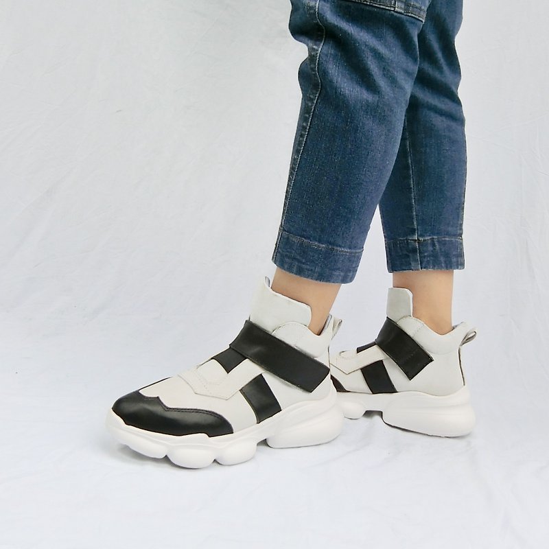 Two-color devil felt leather platform sneakers || Pompeii secret base black and white || 8254 - Women's Running Shoes - Genuine Leather White