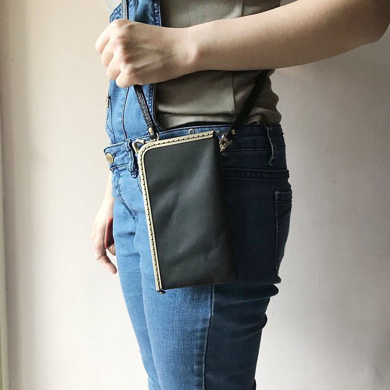 Universal mouth gold bag _ mobile phone bag _ leisure card layer _ can be hanging neck side back _ black - Messenger Bags & Sling Bags - Genuine Leather Black
