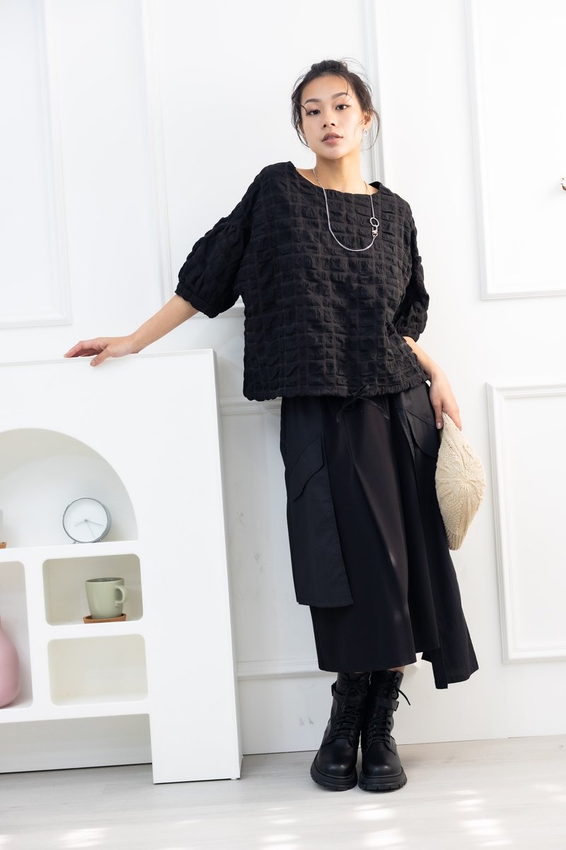 Three-dimensional square puff sleeve top black - เสื้อยืดผู้หญิง - วัสดุอื่นๆ สีดำ