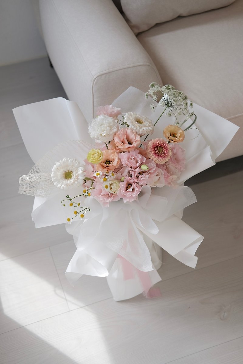 White Valentine's Day Bouquet Korean Style Birthday Bouquet - ตกแต่งต้นไม้ - พืช/ดอกไม้ สึชมพู