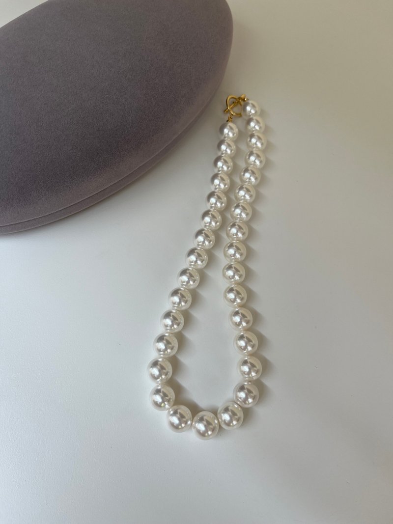 10mm shell pearl necklace clavicle chain for men and women - Necklaces - Pearl White