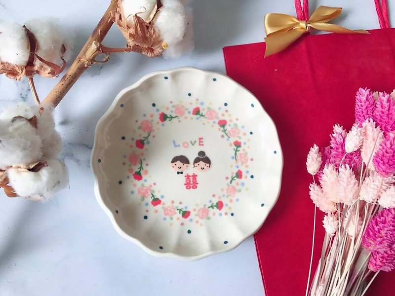 Ceramic wedding flower plate (plus name) - Pottery & Ceramics - Porcelain Red