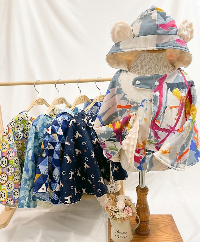 Bear Ears - Handmade Beanie Blanket Double Sided Cape - Tops & T-Shirts - Cotton & Hemp Multicolor