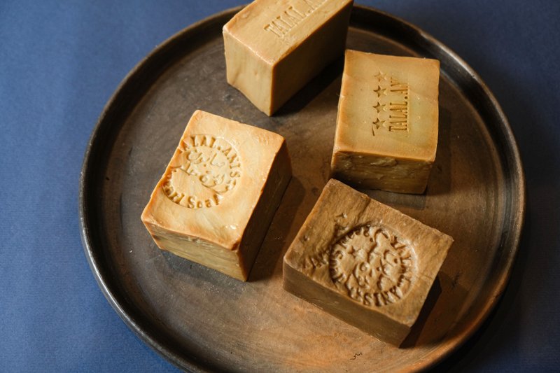 Aleppo ancient soap - ancient soap comprehensive group 4 entries - Syria - สบู่ - น้ำมันหอม สีกากี