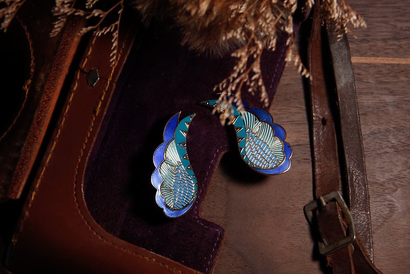 Vintage Signed "Laurel Burch" "WINGS" Blue Teal Enamel Clip On Earrings - Earrings & Clip-ons - Enamel Blue