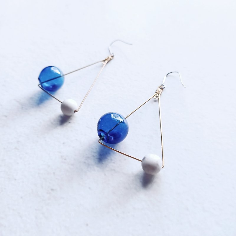 Triangular woman / geometry / Clip-On/ glass / ear / blue / yellow Bronze - Earrings & Clip-ons - Glass Blue
