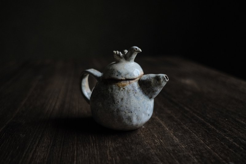 Annihilation・Sapoca・Pigeon Teapot - Teapots & Teacups - Pottery White