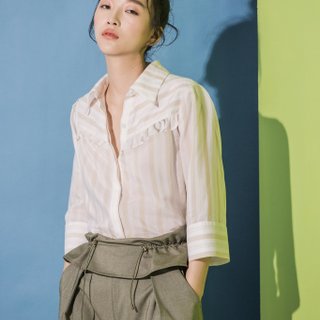 A sense of cool yarn Khaki striped shirt