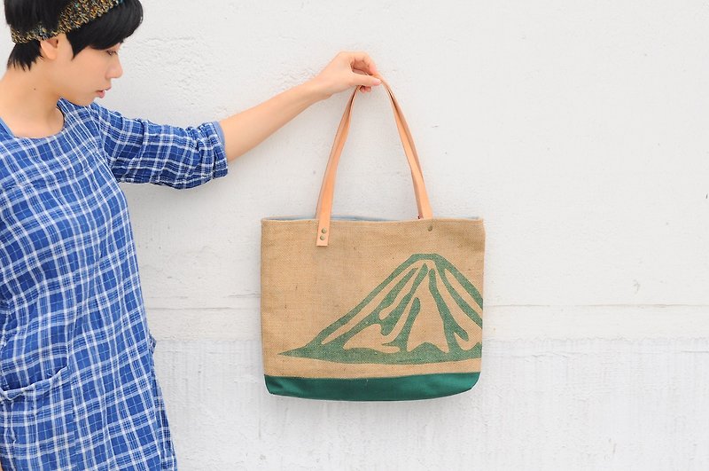 Par - Green Mountain coffee sacks and text and leather tote bag - กระเป๋าแมสเซนเจอร์ - ผ้าฝ้าย/ผ้าลินิน สีกากี