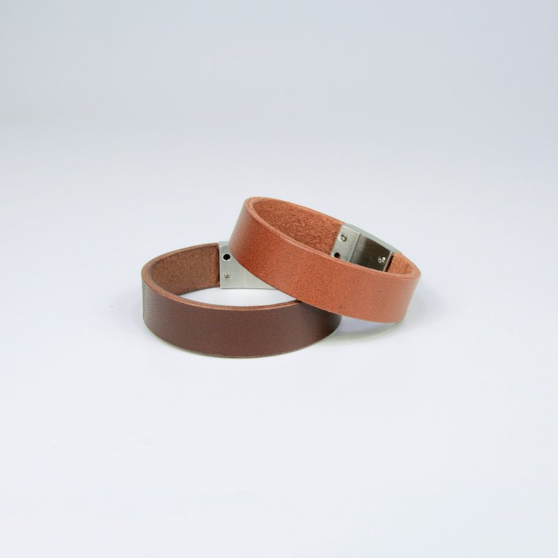 Single layer leather embossed bracelet (4 colors) - สร้อยข้อมือ - หนังแท้ สีนำ้ตาล