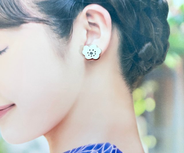 イタリアン レザー ピアス スマイリー ハンドメイド イタリアン レザー ピアス スマイリー ハンドメイド