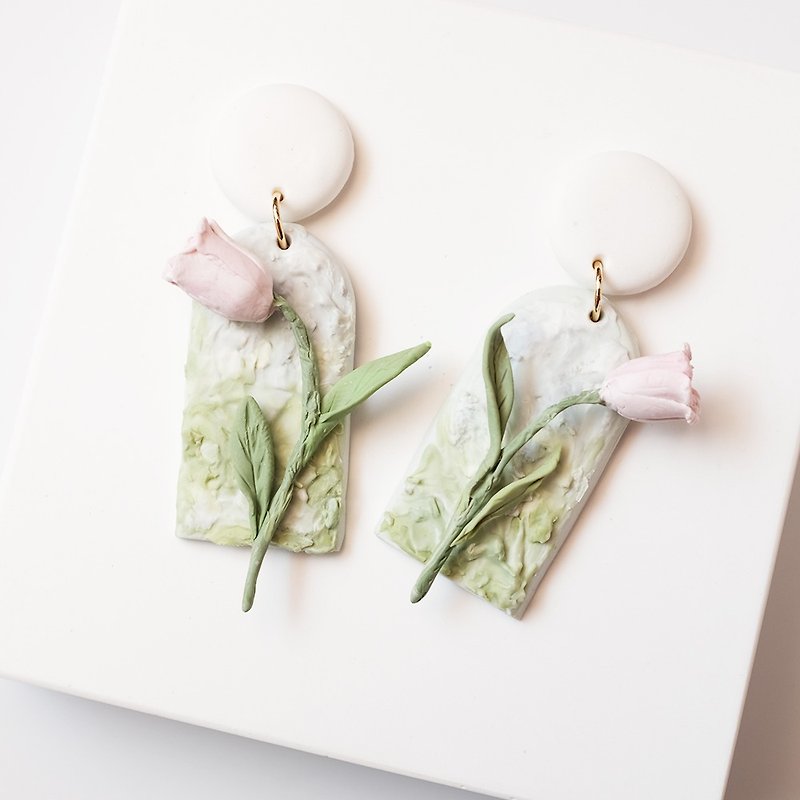 Soft pottery earrings earrings simple and fresh three-dimensional oil painting pastoral flowers tulips leaves gifts - Earrings & Clip-ons - Clay Green