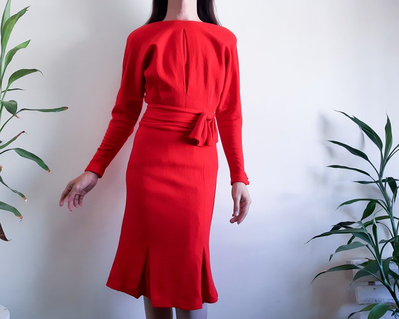 Vintage 80s Red Wool Dress Button Back with Shoulder pads Batwing Sleeve Size S - ชุดเดรส - ขนแกะ สีแดง