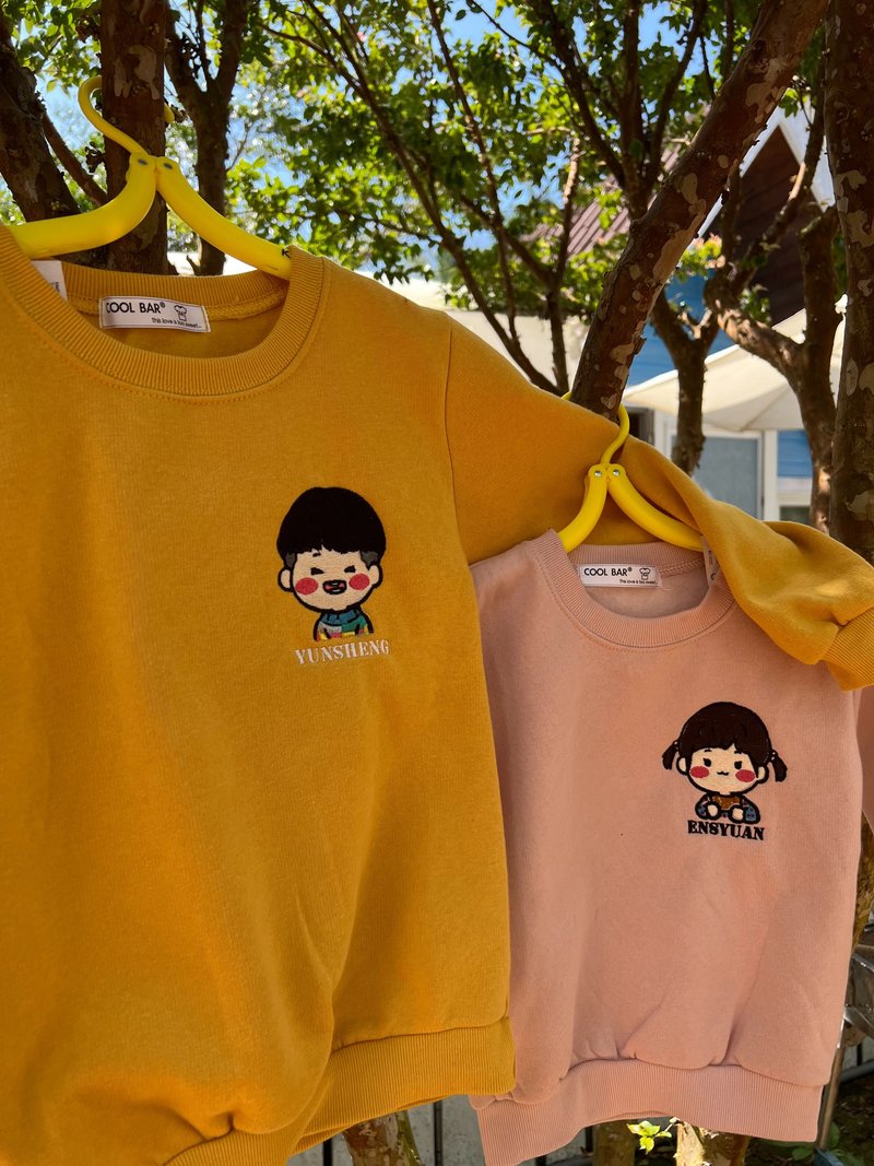 Crayon style avatar embroidery [customized embroidered clothes] parent-child outfits, couple group outfits - Women's Tops - Cotton & Hemp White