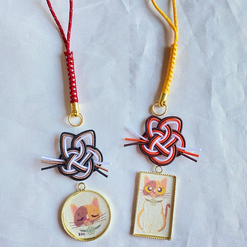 水引猫結びと招き猫和紙チャームストラップWS - 金工/飾品 - 紙 