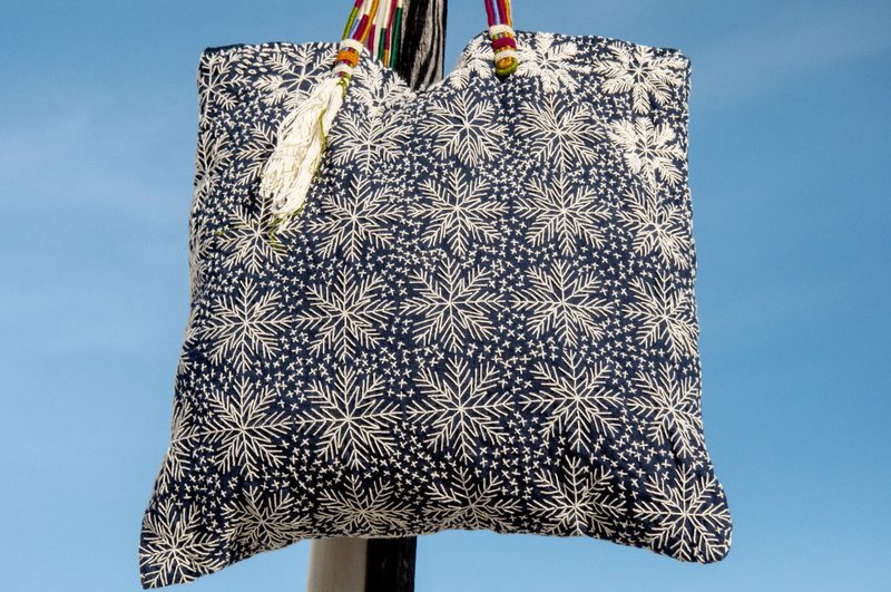 手縫純棉布側背包 刺繡斜背包 手工刺繡肩背包 手縫藍染包indigo - 側背包/斜背包 - 棉．麻 藍色