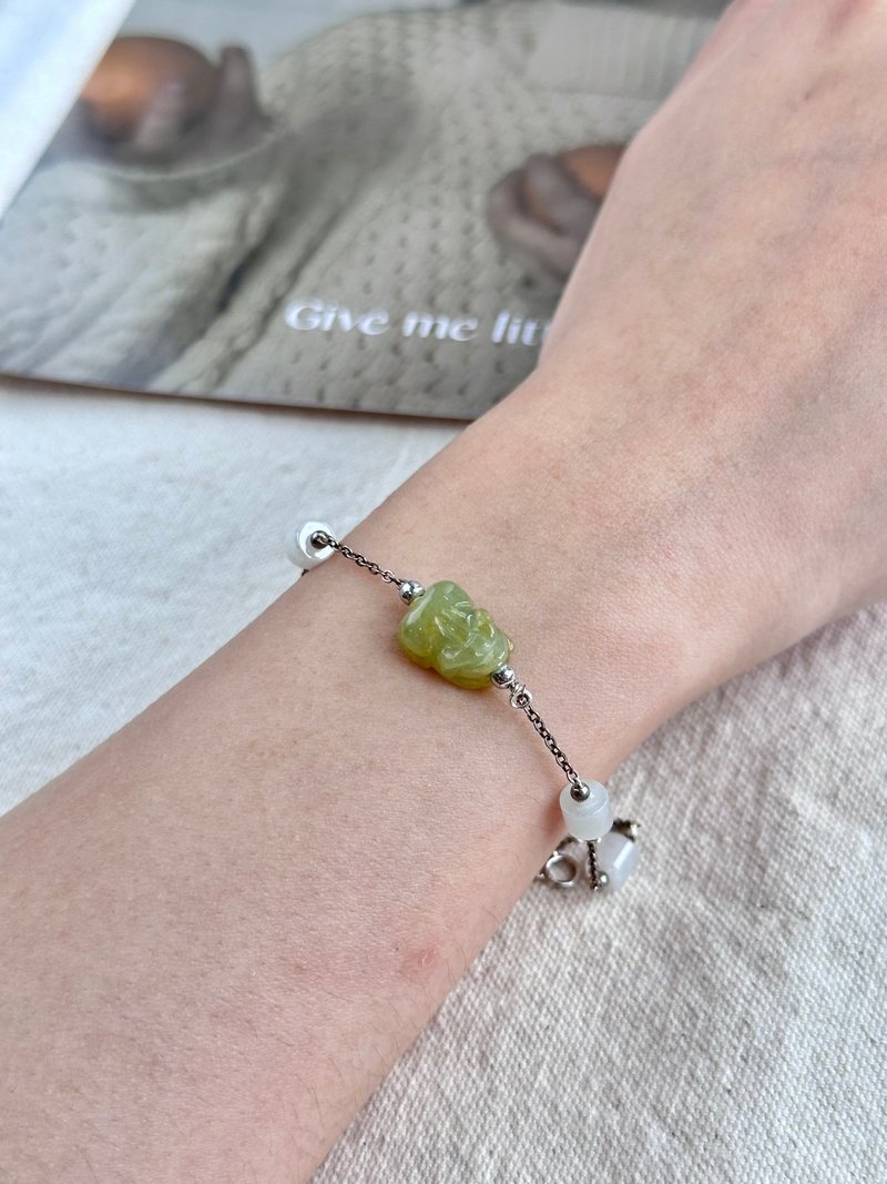 Autumn fragrant green Pixiu and white jadeite 925 Silver bracelet | Natural Burmese jadeite - สร้อยข้อมือ - หยก สีเงิน