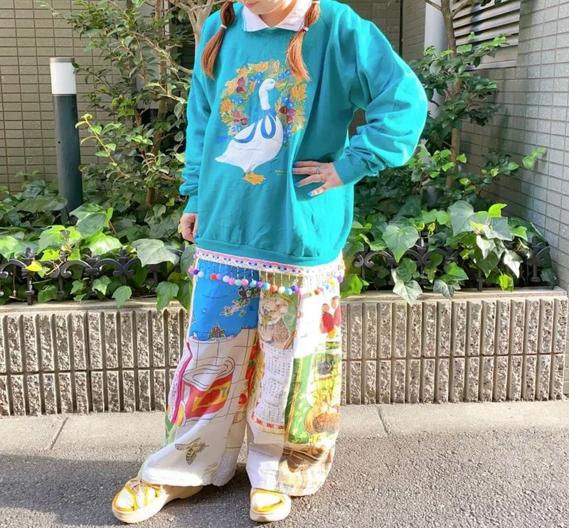 カラフルポンポンスウェット - トップス ユニセックス - コットン・麻 