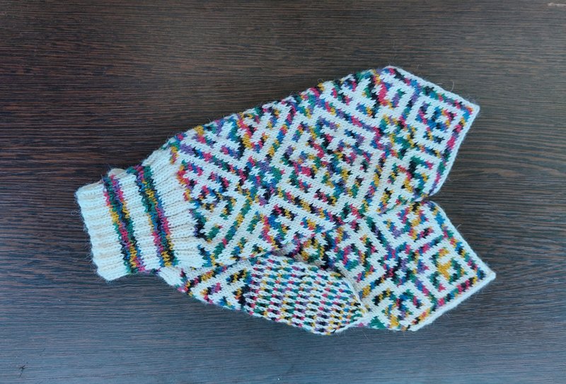 Hand-knitted wool mittens are very warm, with a multicolour pattern - Gloves & Mittens - Wool Multicolor