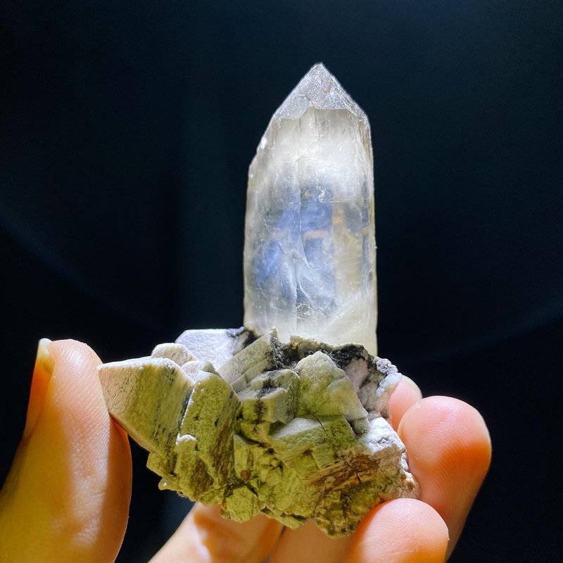 【Lost and find】天然石 天使羽毛 藍針 茶水晶 長石 共生 礦標 - 擺飾/家飾品 - 寶石 咖啡色