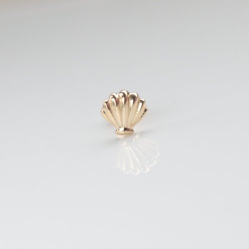 CHARIS GRACE 14K Gold Shell Piercing 金貝殼鎖珠耳環 (單個)