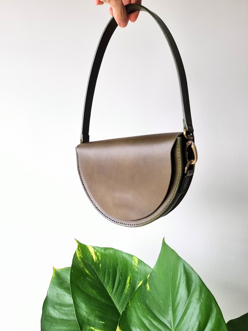 Green Leather Shoulder Bag in olive, Minimalist shoulder bag, cow leather - Handbags & Totes - Genuine Leather Green