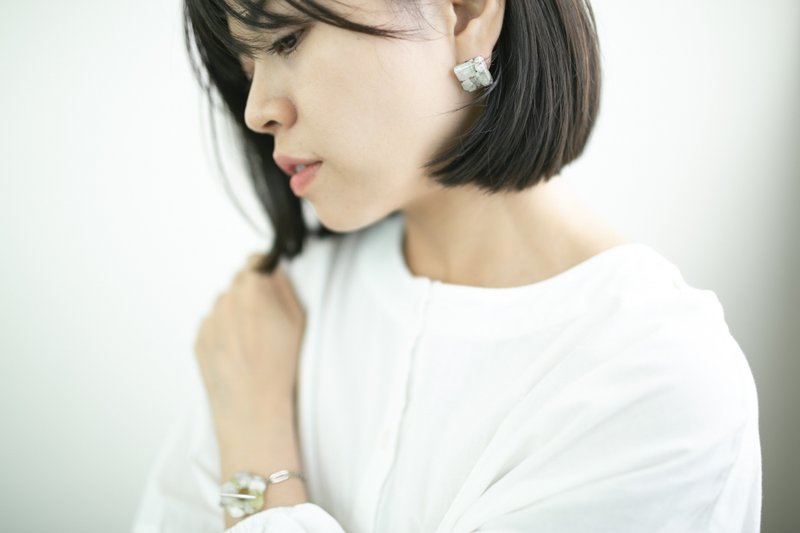 | Ice crystal cold green. | Hand-made natural stone does not make earrings / geometric minimalist earrings - ต่างหู - หิน สีใส