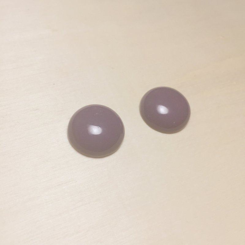 Vintage taro purple slightly convex earrings Clip-On - ต่างหู - เรซิน สีม่วง