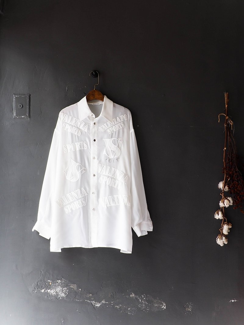 Rivers and mountains - Okayama transparent youth youth white sunset party antique silky spinning shirt shirt oversize vintage - Women's Shirts - Polyester White