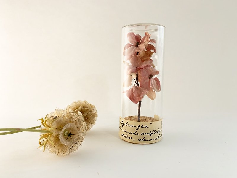 Herbarium: Specimen preparation bottle for dyed flowers (M) [antique pink hydrangea] - ของวางตกแต่ง - ผ้าฝ้าย/ผ้าลินิน สึชมพู