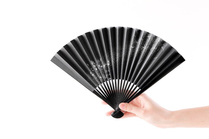 Japanese Folding Fan with Silver Leaf  Hakuzu1 BLACK - อื่นๆ - กระดาษ สีดำ