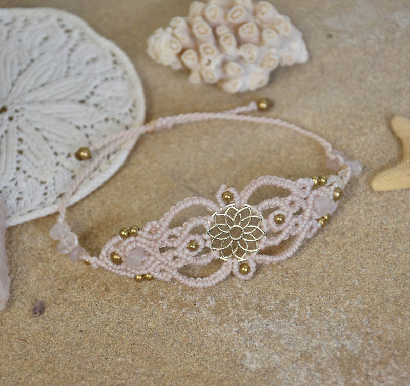 flower mandala macrame bracelet, bohemian gemstone bracelet - 手鍊/手鐲 - 寶石 白色
