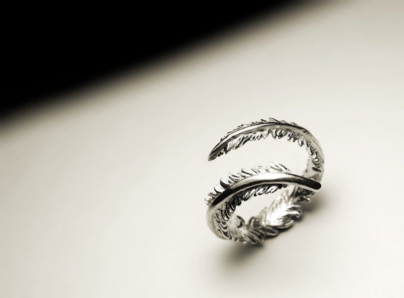 Small feather open ring - แหวนทั่วไป - โลหะ สีเงิน
