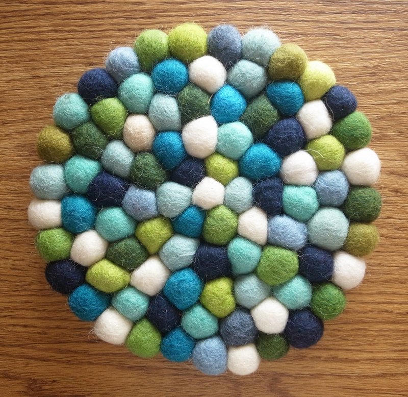 Potholder, Trivet, Pan Coaster,Pot holder,Felt ball Trivet Round 20cm Blue+Green - Place Mats & Dining Décor - Wool Blue